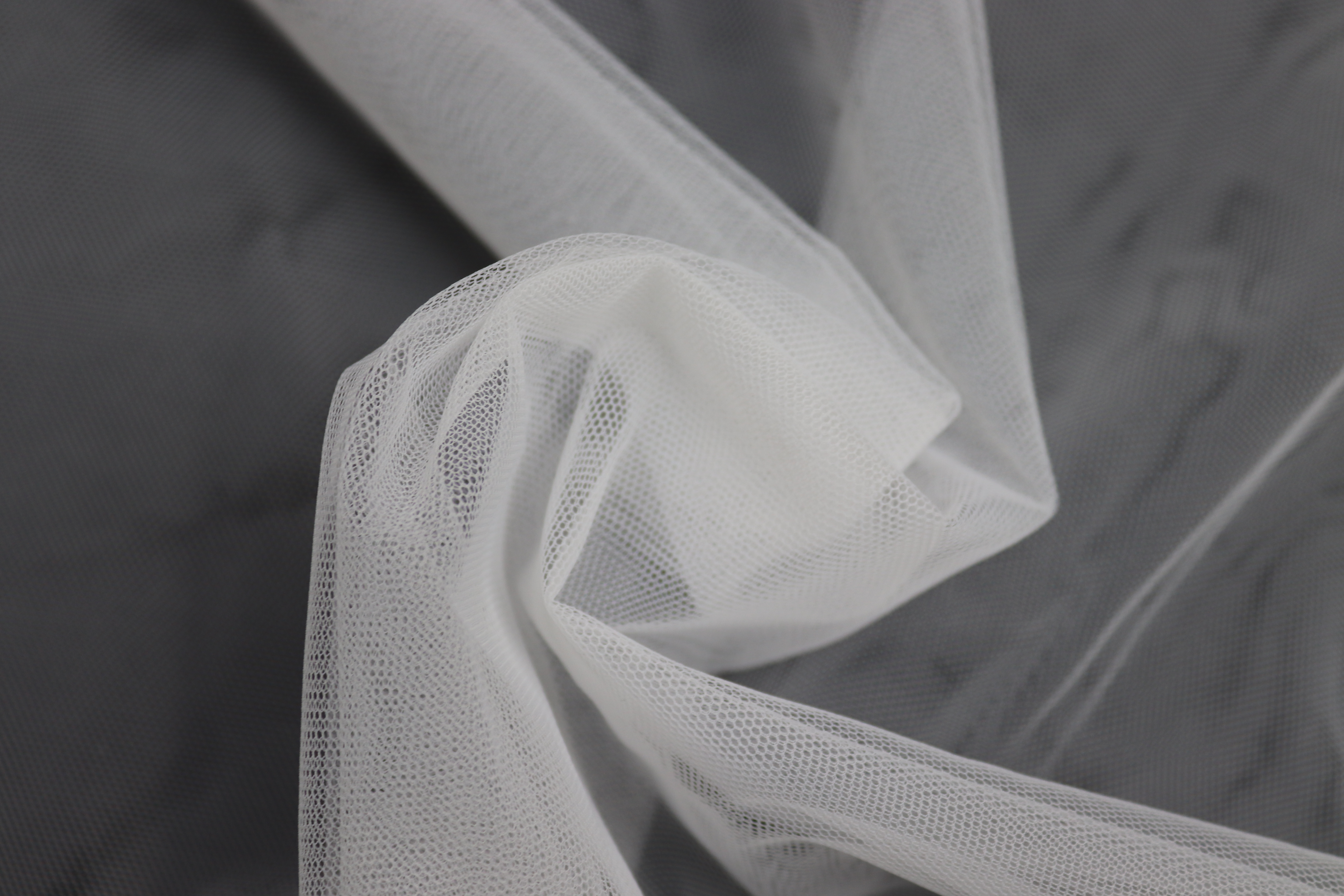 P9 WIDE NYLON TULLE - L IVORY 